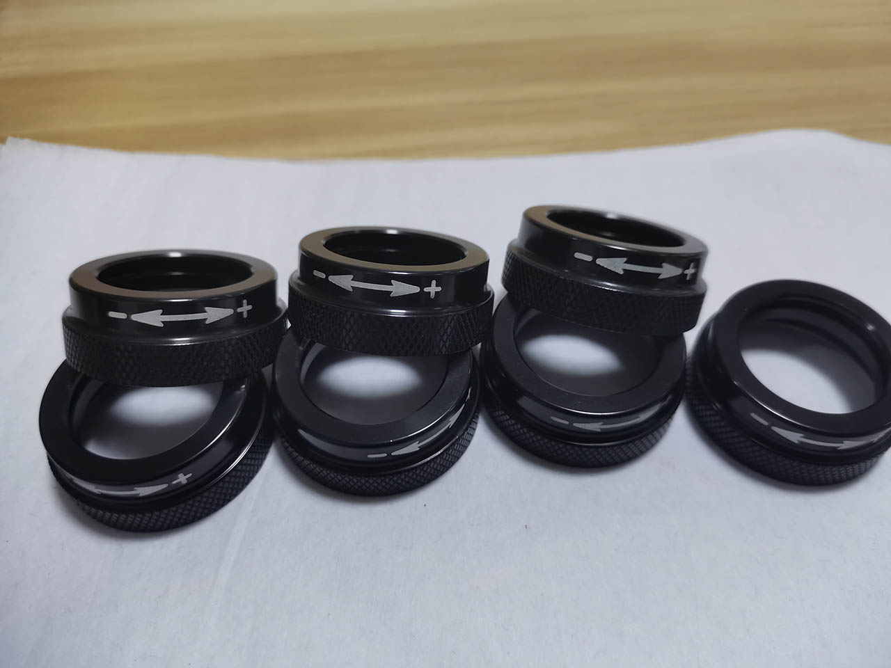 Cap single adjustable eyelet